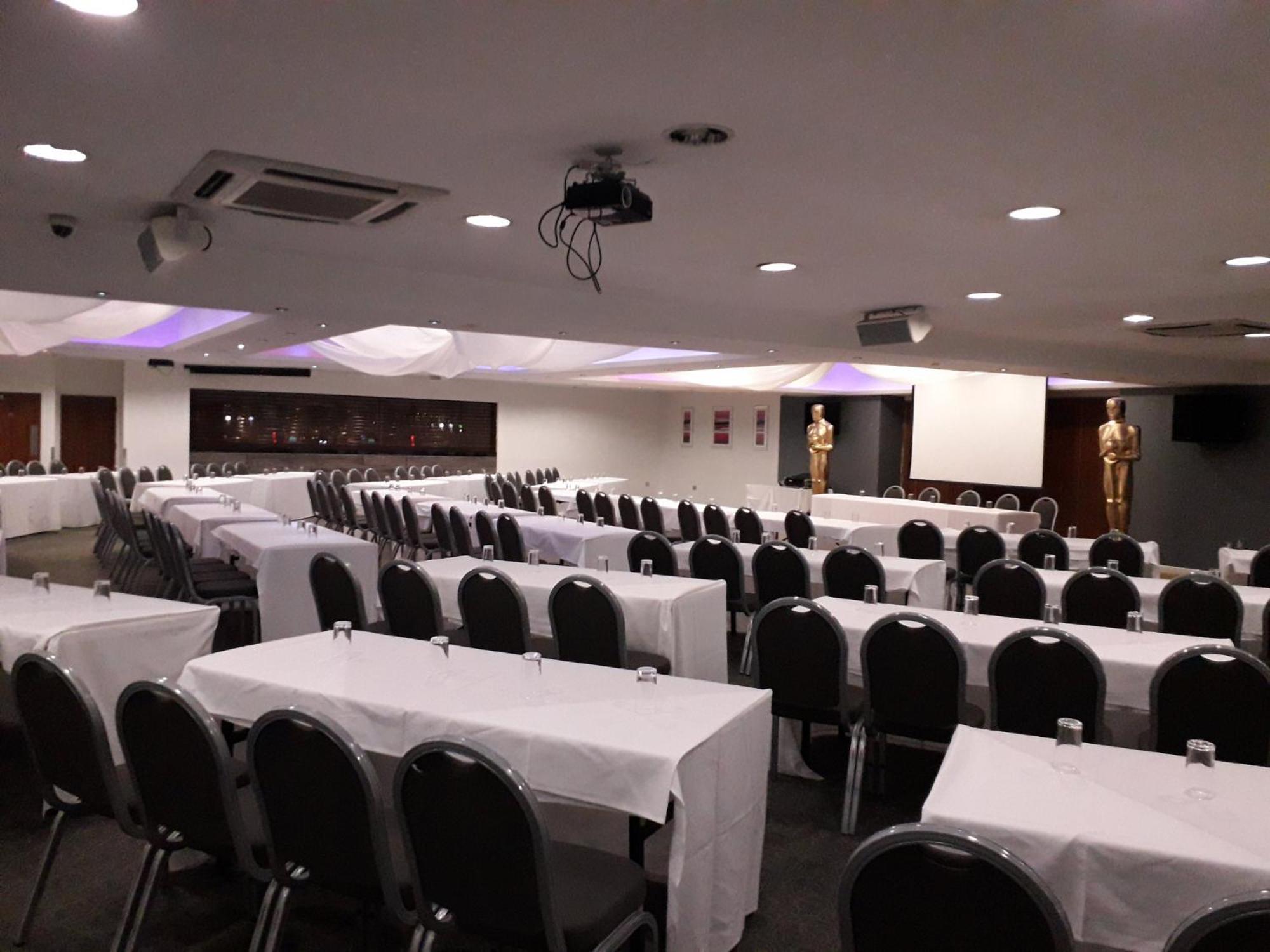 Holiday Inn - Manchester - Oldham By Ihg Failsworth Exterior photo